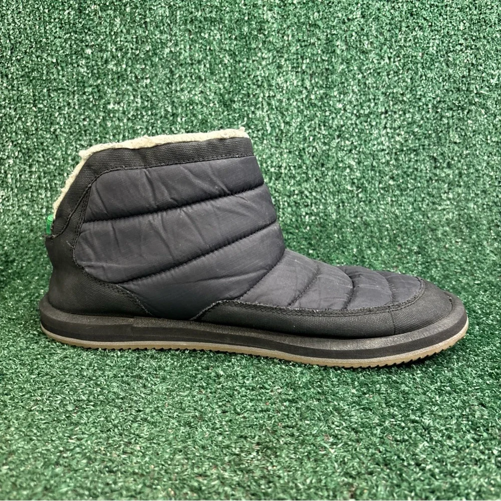 Sanuk Puffy Chiller Mens Black Quilted Puffer Faux Shearling Ankle Boots Size 11